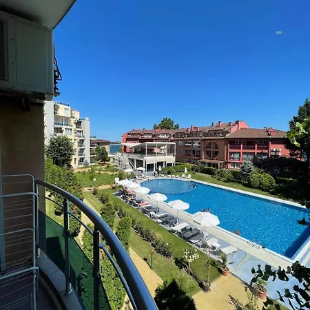 'oasis' Apartment, Nessebar شقة